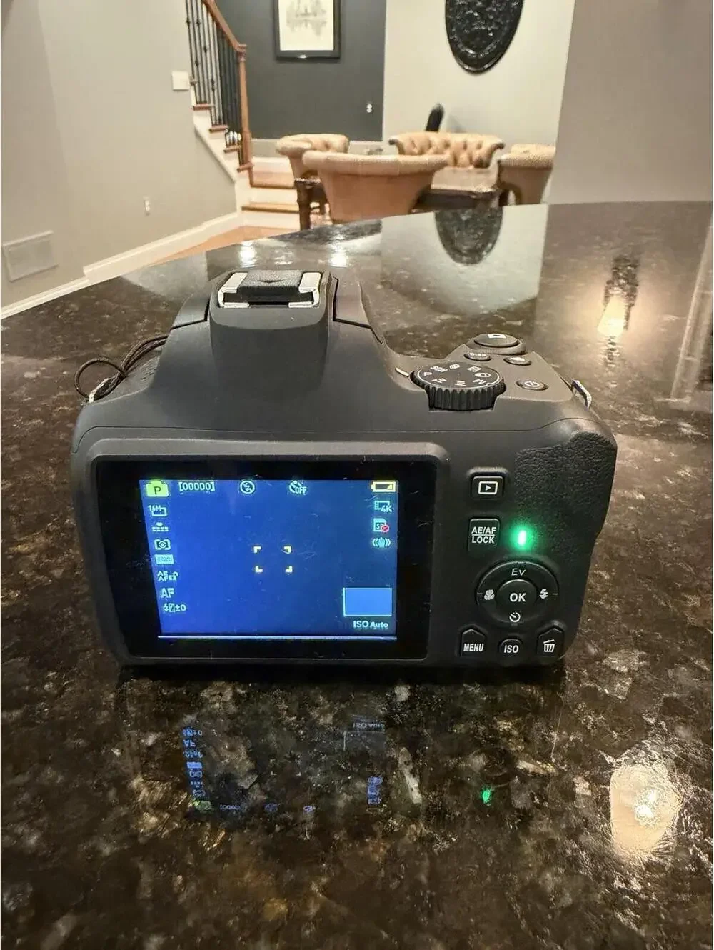 Komery W2 64MP Wifi Camera 10X Zoom Lens W/Batteries & Charger